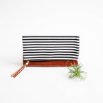 B+W STRIPED CLUTCH
