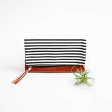 B+W STRIPED CLUTCH