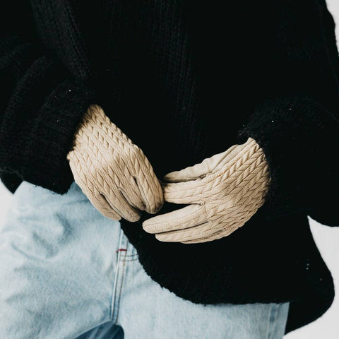 Quilted Smart Touch Gloves: Tan